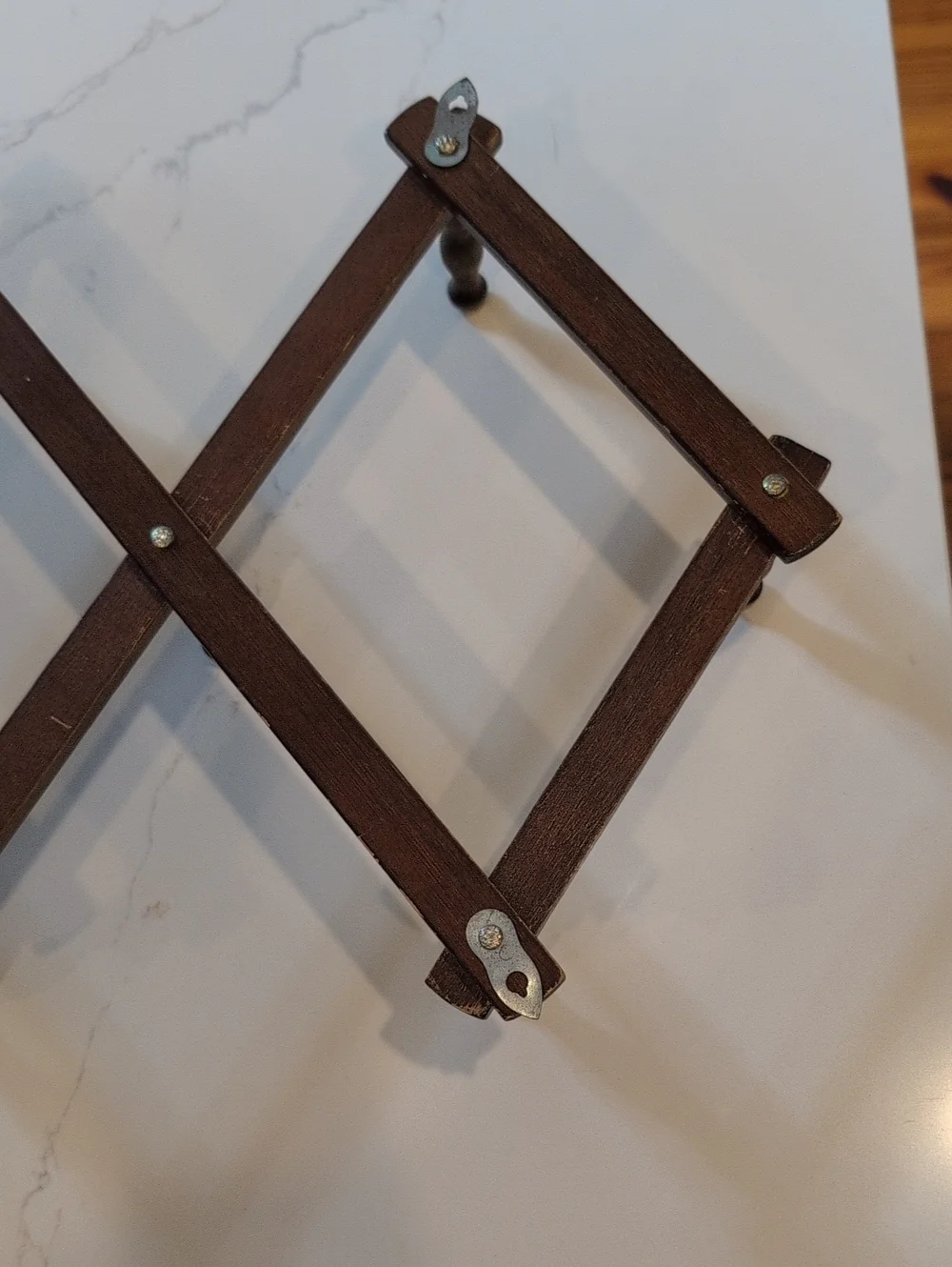 Vintage Brown Expandable Wooden Wall Peg Rack Home Organization Decor